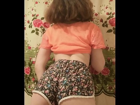 ❤️ セクシーな若いベイブがカメラでショーツを脱ぐ ️ ファッキングビデオ ❌️❤
